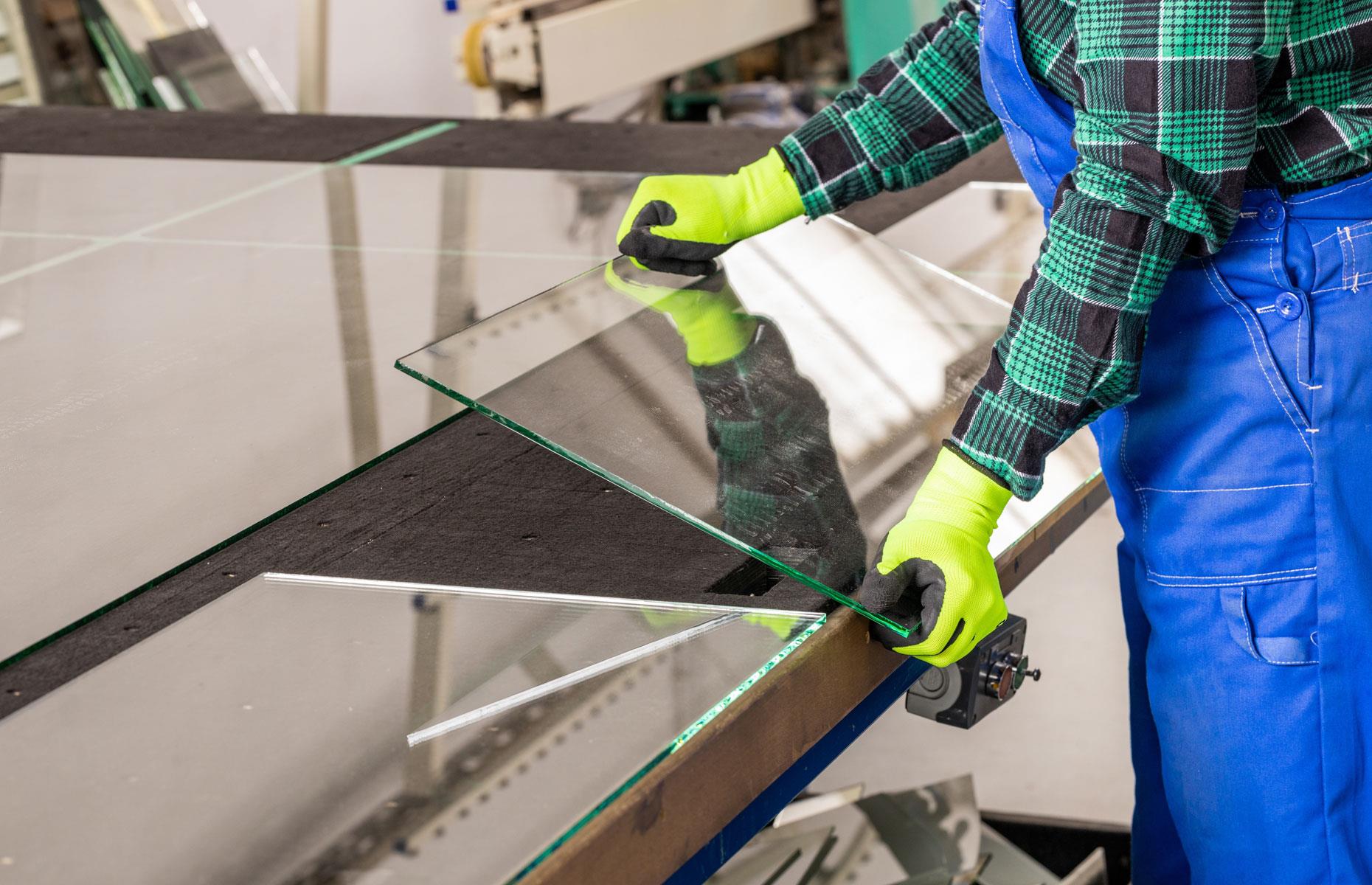Singapore: 39% of glass with edge workings imports