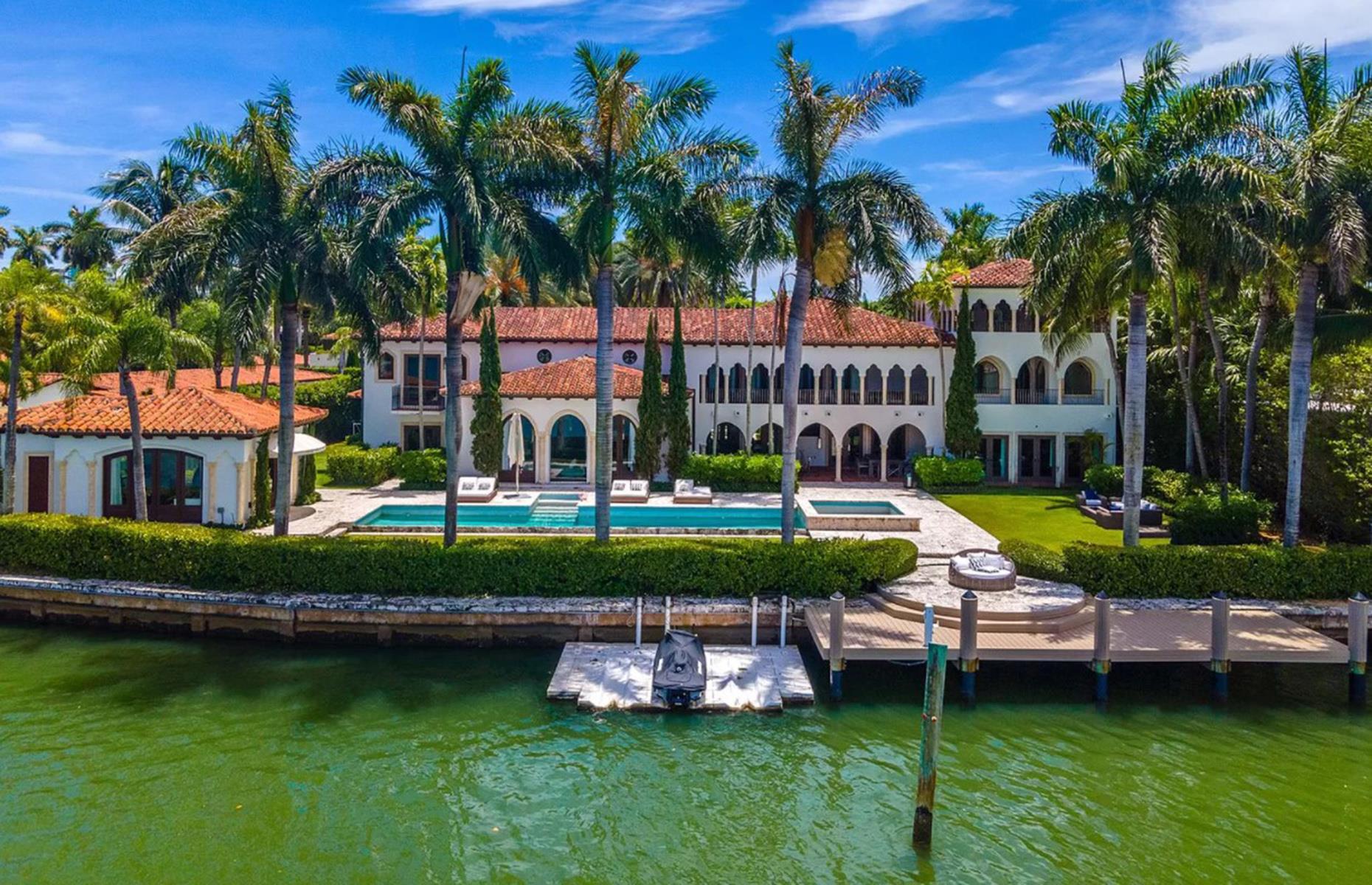 Cher's Florida getaway 