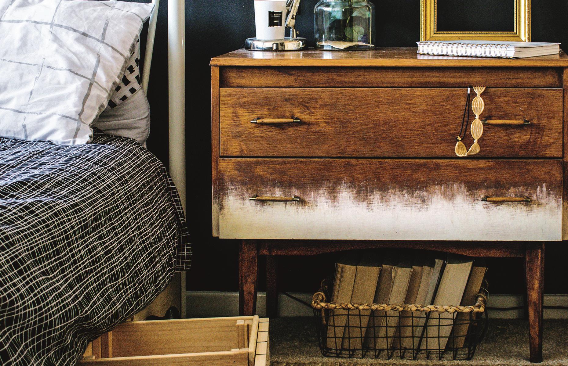 Ombré a second-hand dresser