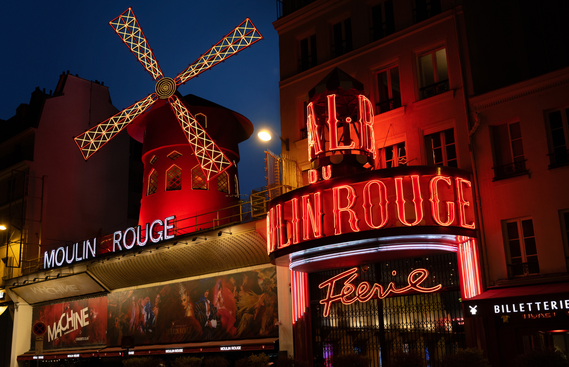 Ferienwohnung in der Windmühle Moulin Rouge, Paris, Frankreich