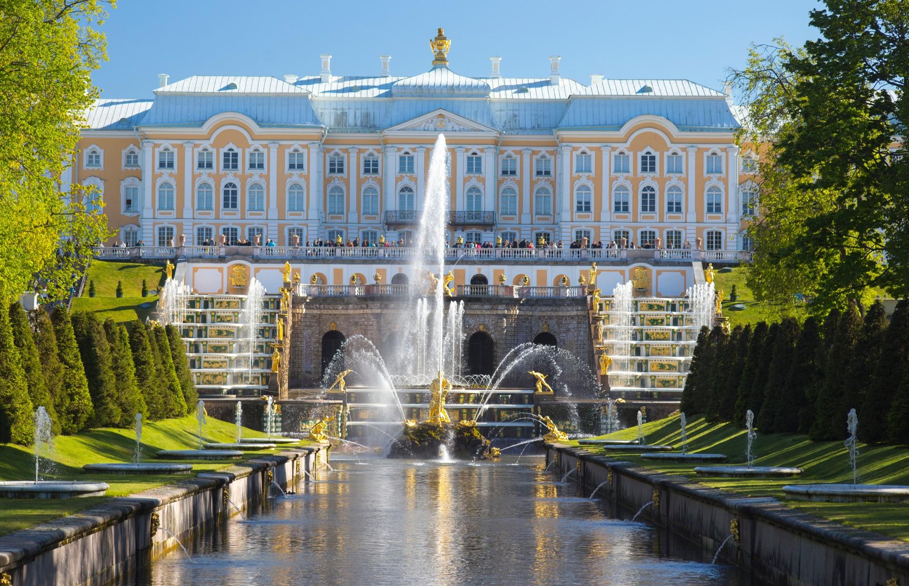 The grand Peterhof Palace 