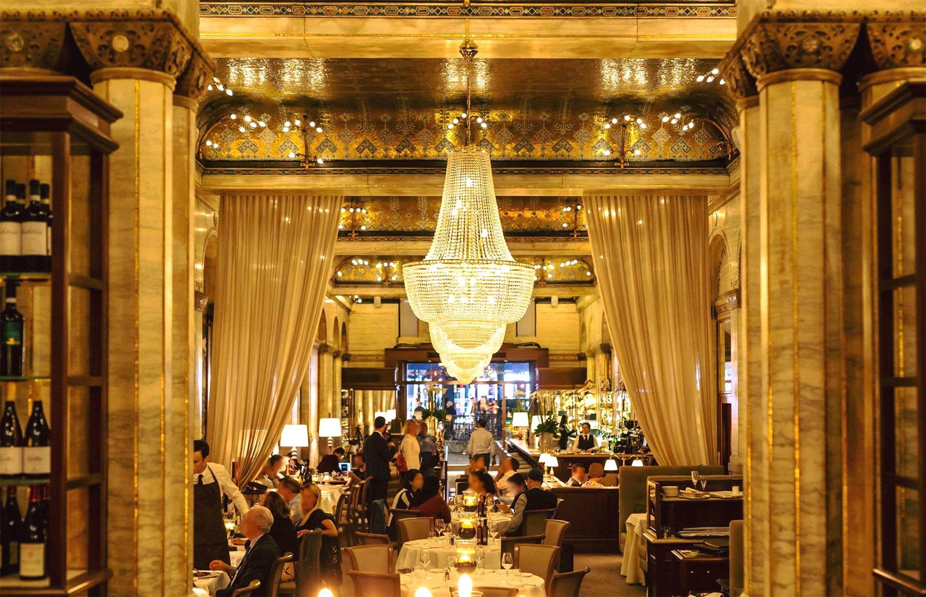 The Dark Knight: Savini at Criterion Café Restaurant