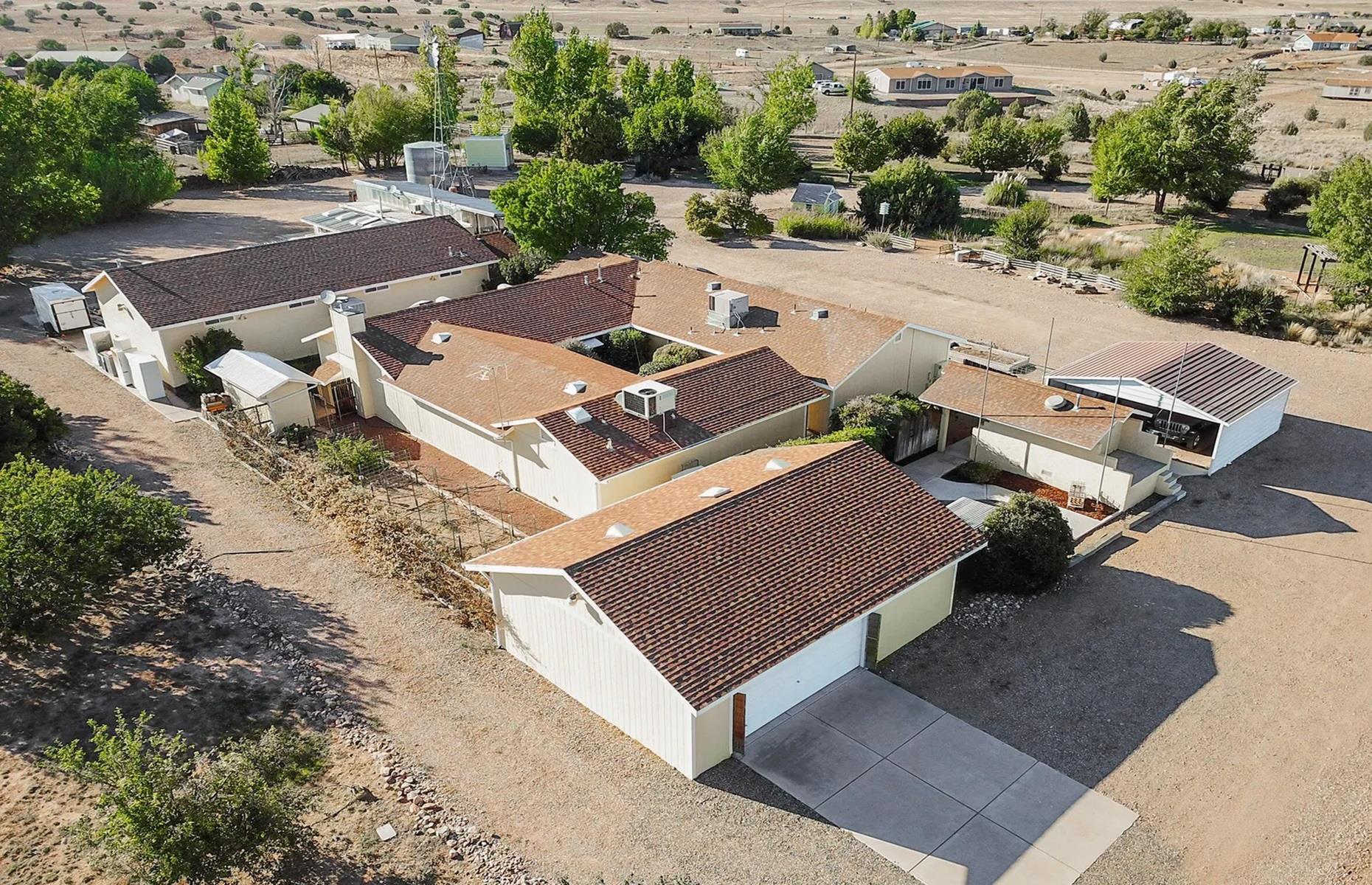 Self-sustaining ranch, Arizona, USA: $999,061 (£793k)
