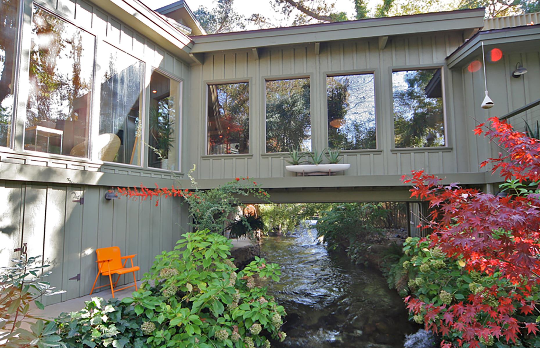 Incredible Houses With Rivers Running Through Them Lovemoney