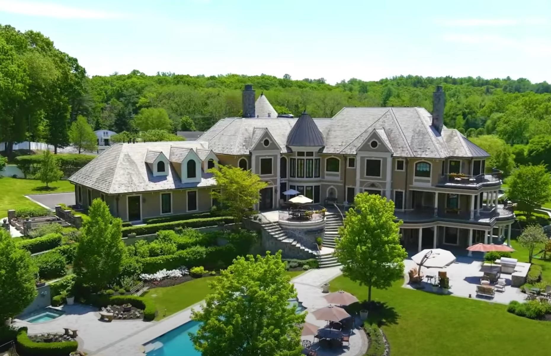 Jordan Belfort's mansion, Long Island, USA Douglas Elliman