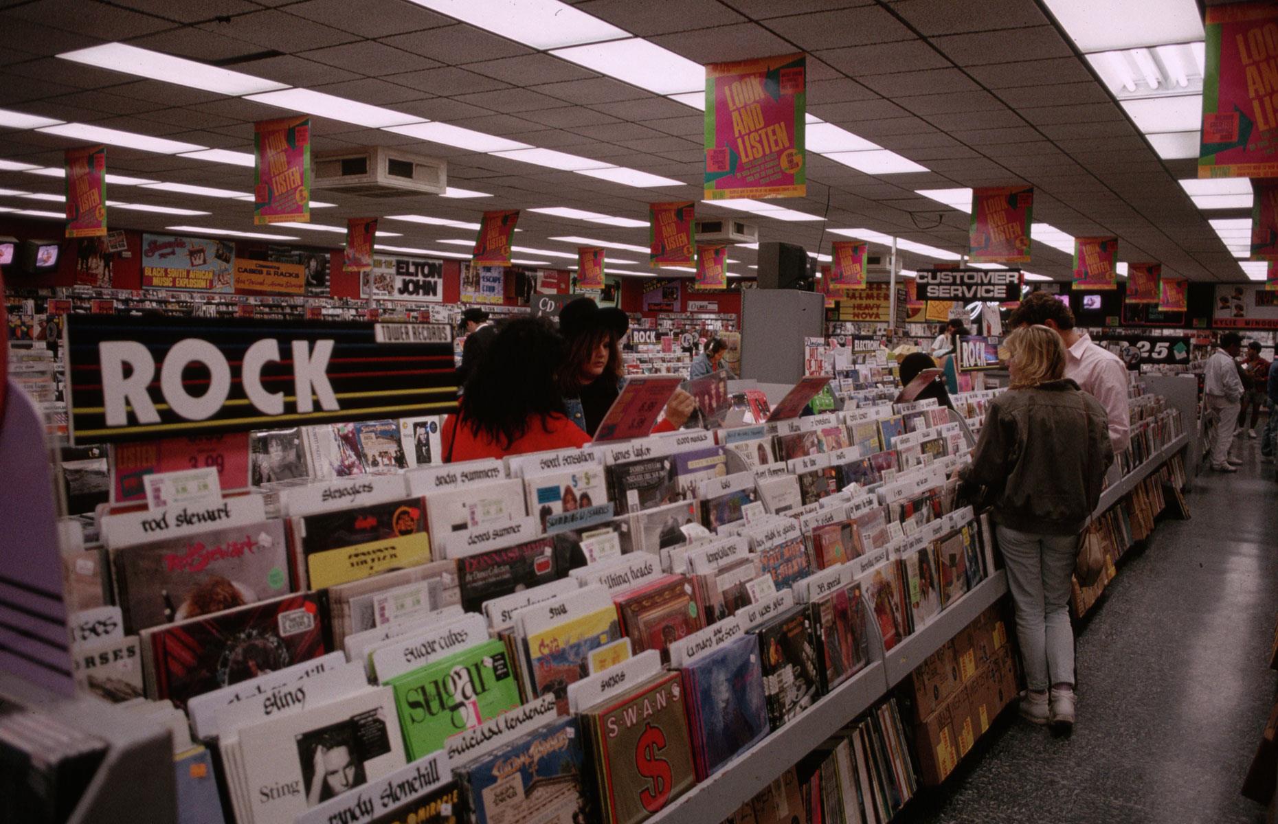 Vinyl sales plummet in the US and UK