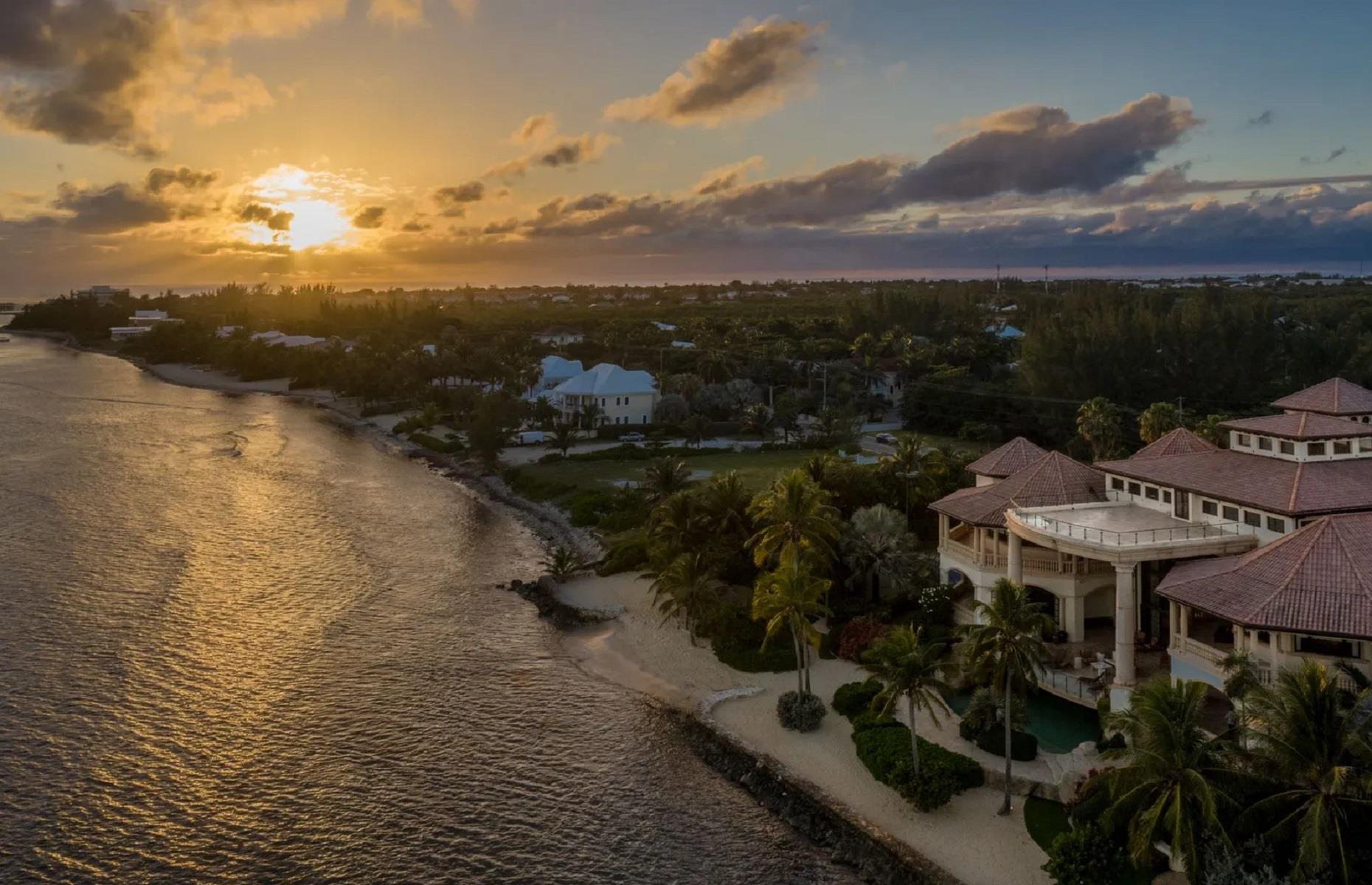 Castillo Caribe, Grand Cayman, Cayman Islands