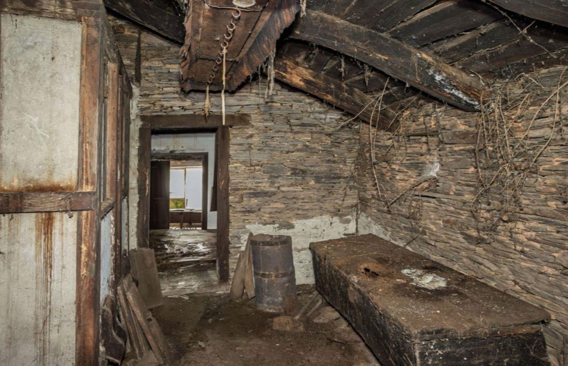 Abandoned fincas, Lugo, Spain: £64,600 ($87.8k)