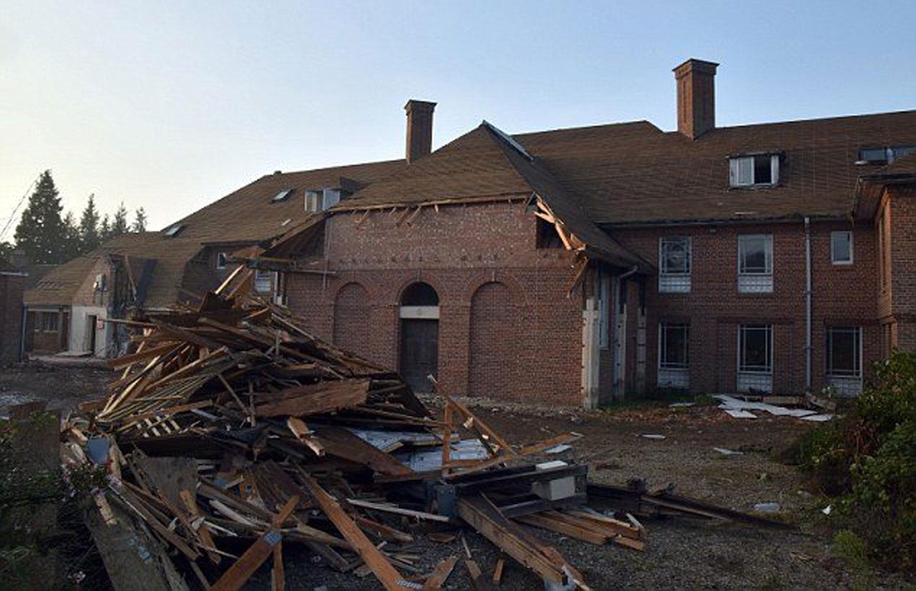 Sunninghill Park, Berkshire, UK: Unbelievably expensive abandoned mansions