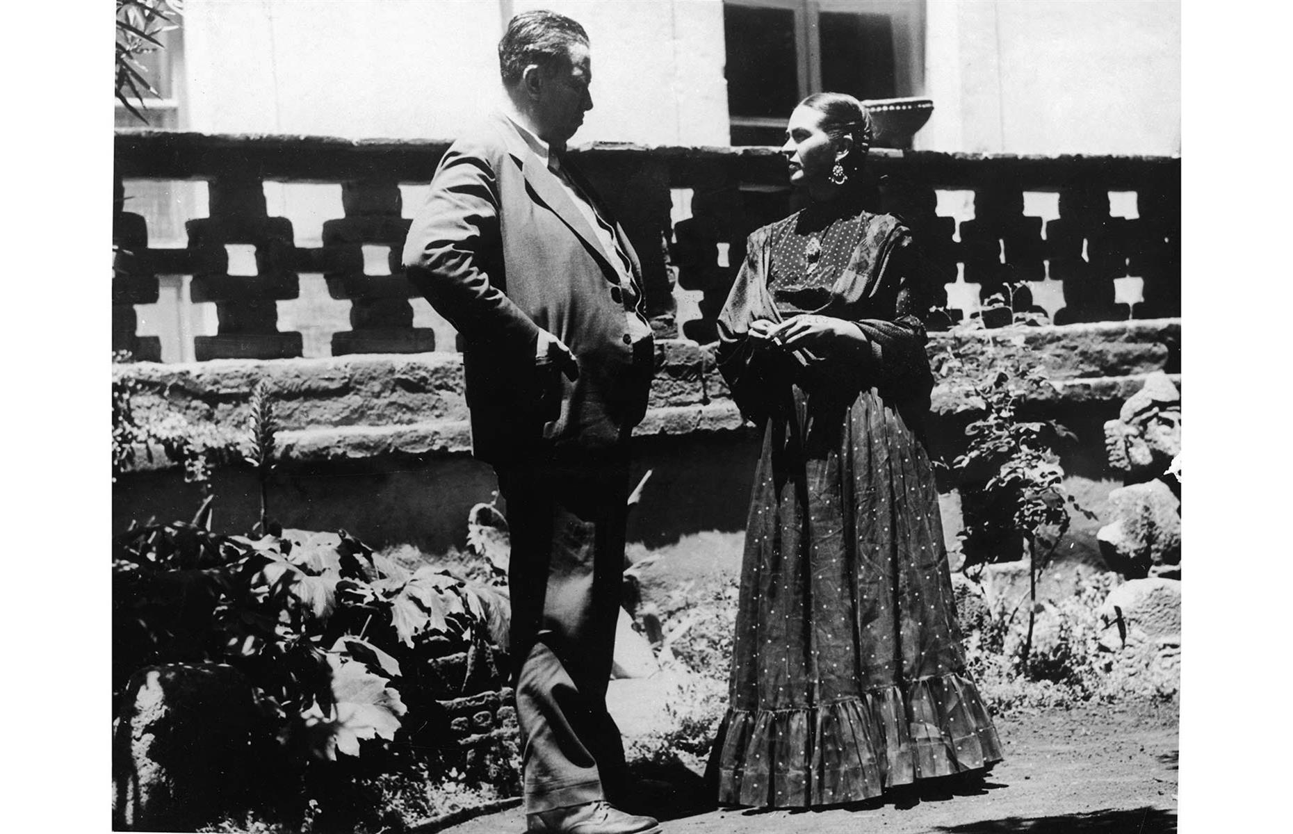 Diego Rivera and Frida Kahlo in her garden