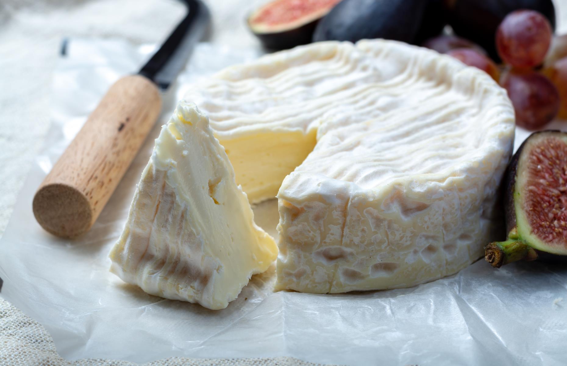 Storing soft cheeses