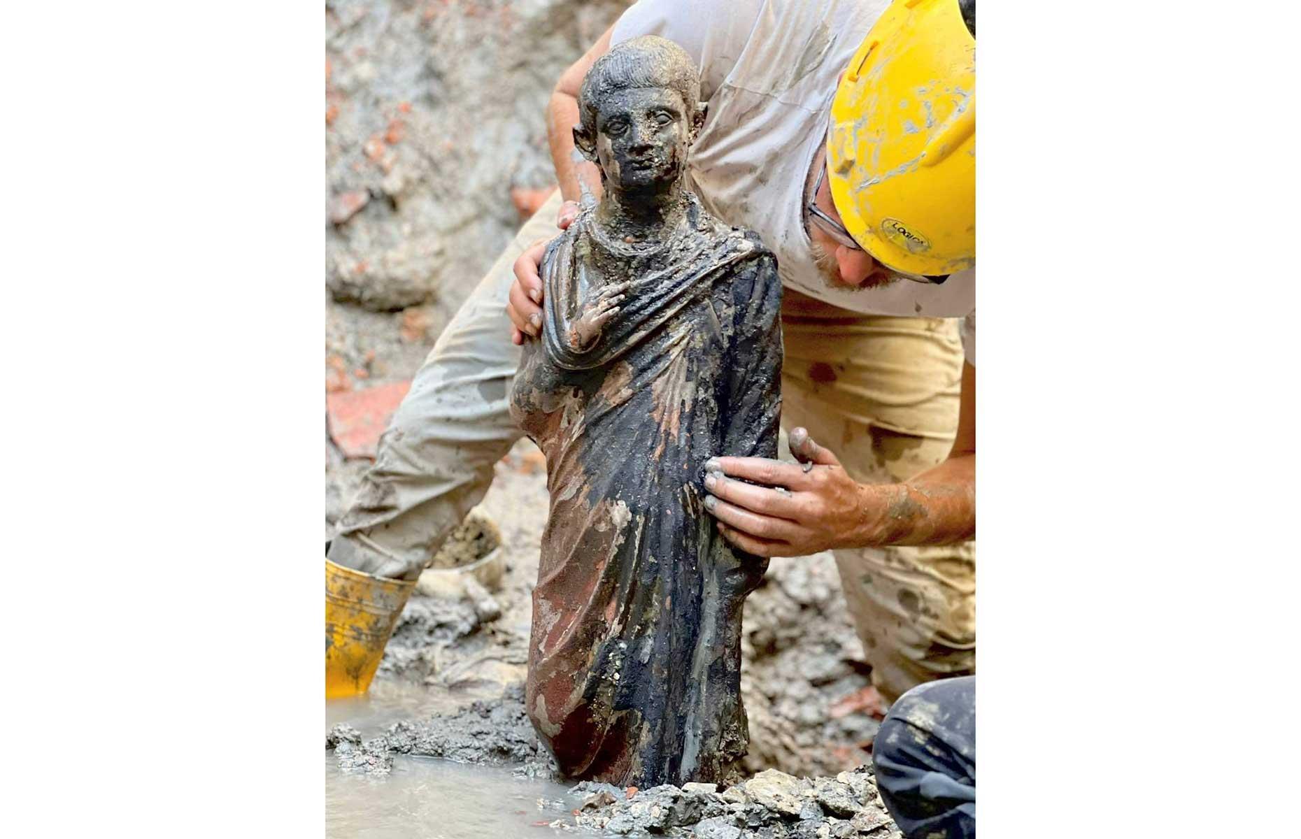 Ancient bronze statues, Italy