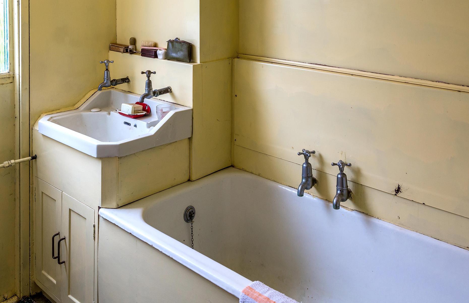 1940s: the bathroom