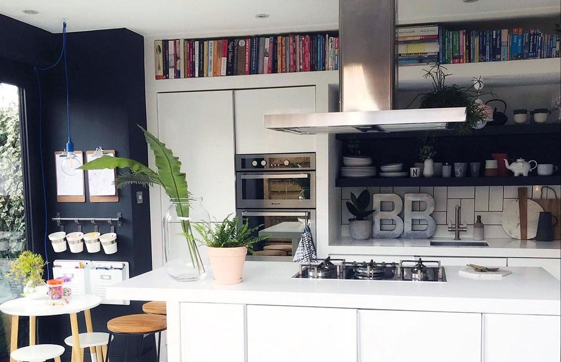 Cool and contemporary family kitchen