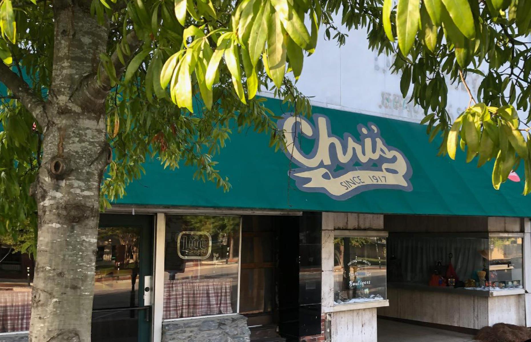 Alabama: Chris’ Famous Hotdogs, Montgomery