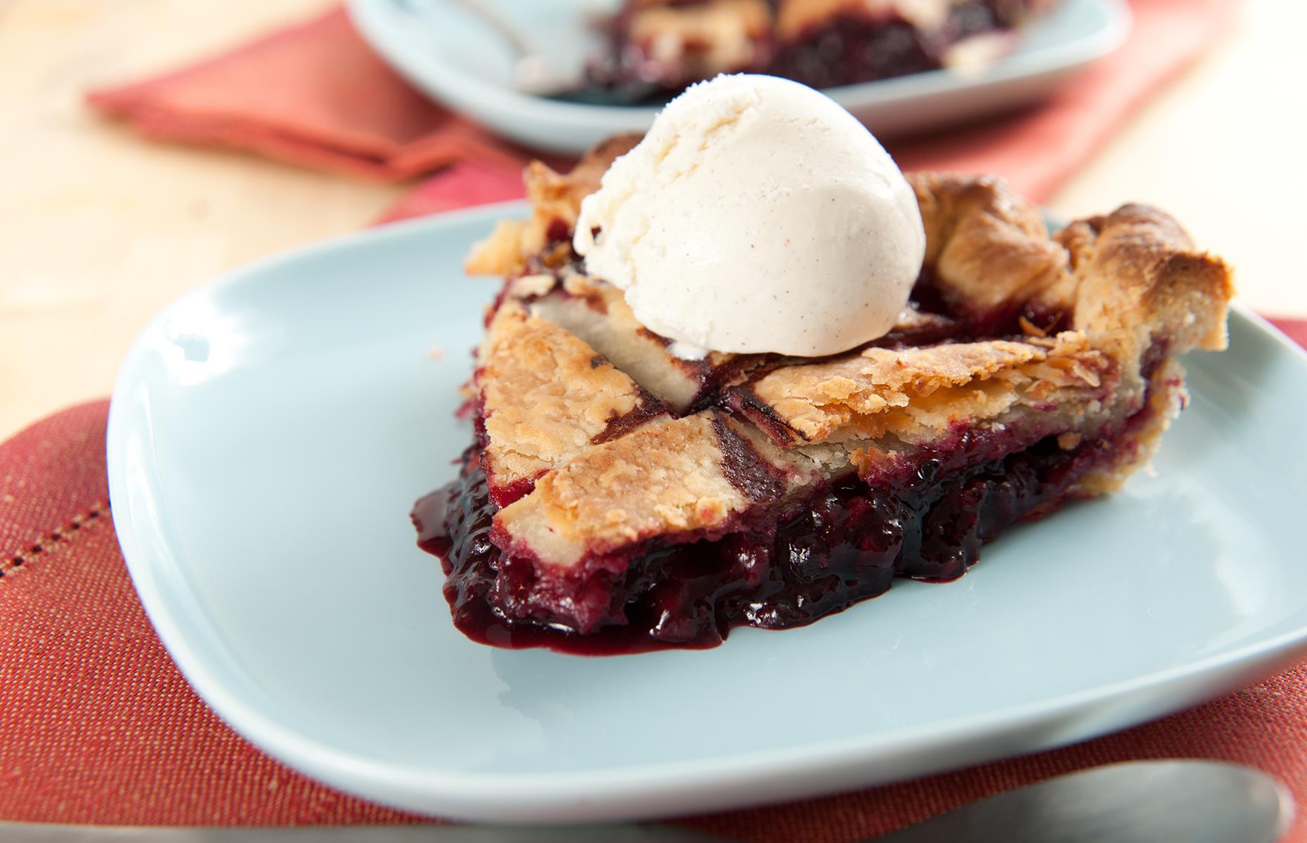 Oregon: marionberry pie