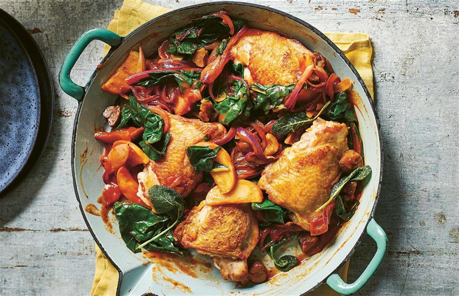 Chicken with apple and chestnuts 