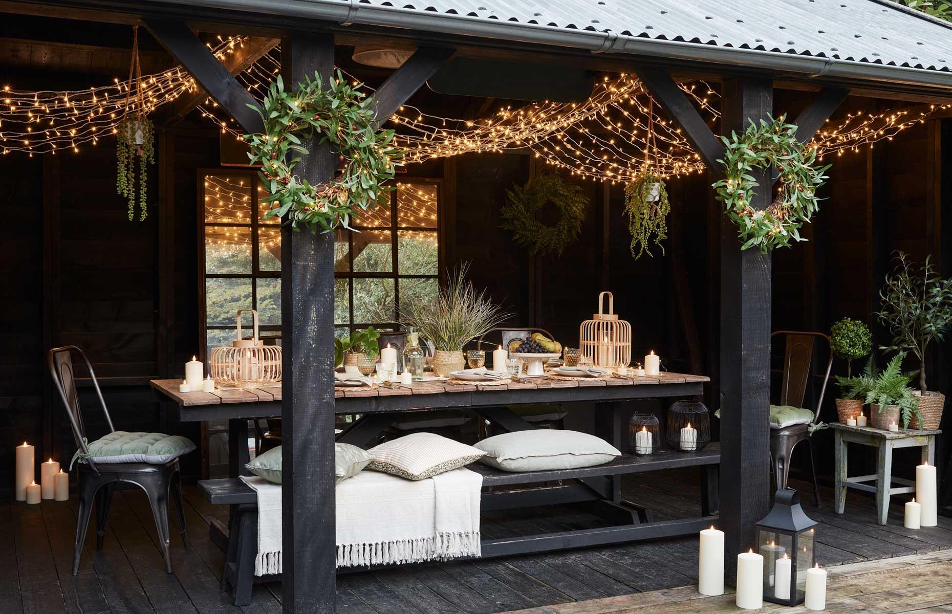 Formal alfresco dining