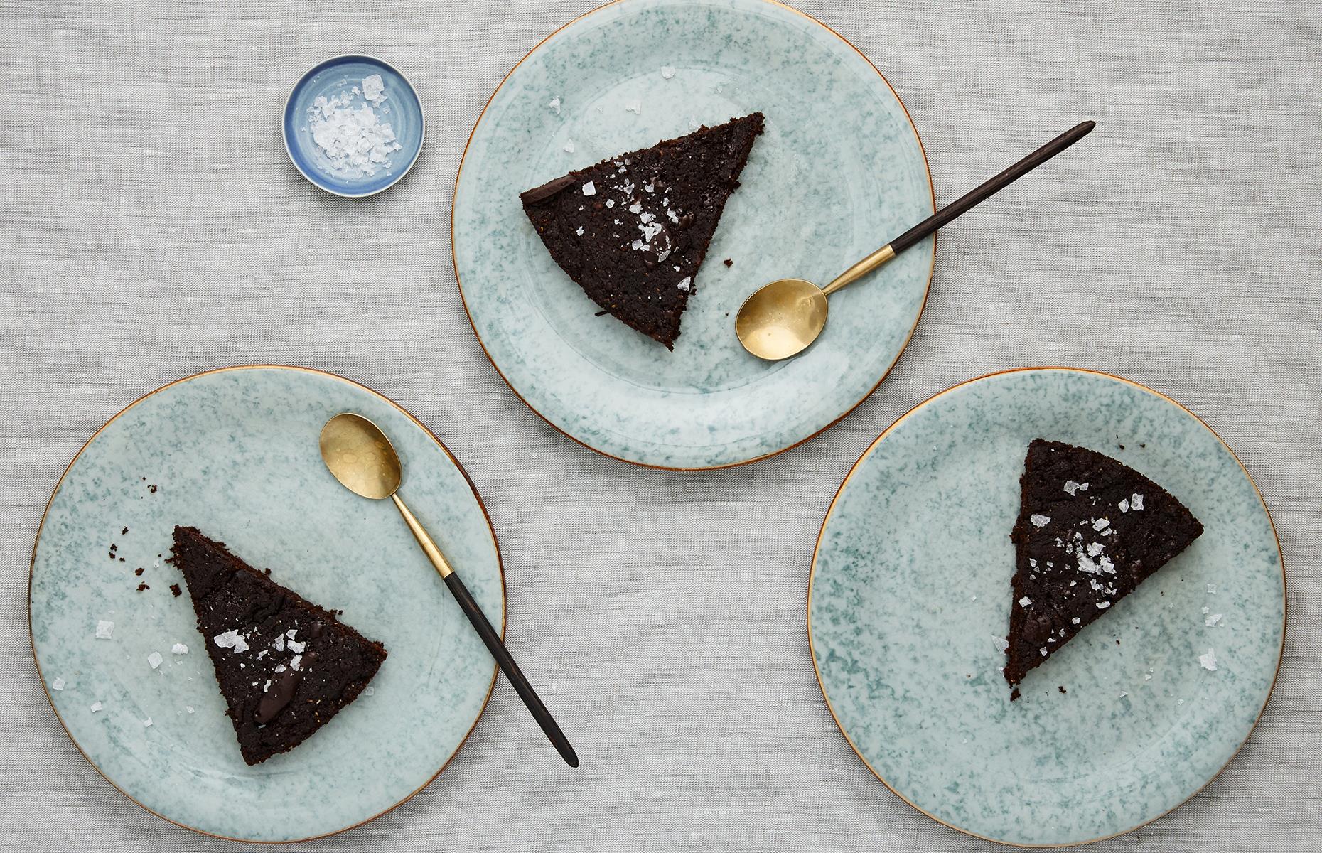 7. Salted caramel cake 
