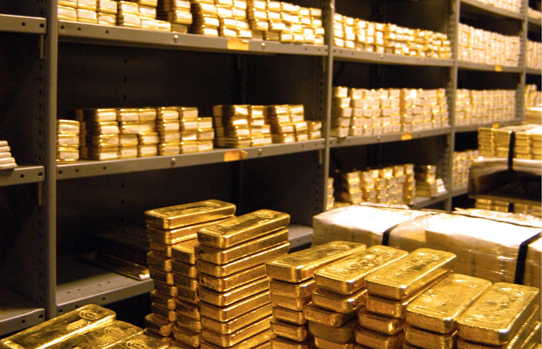 Who's stockpiling gold?