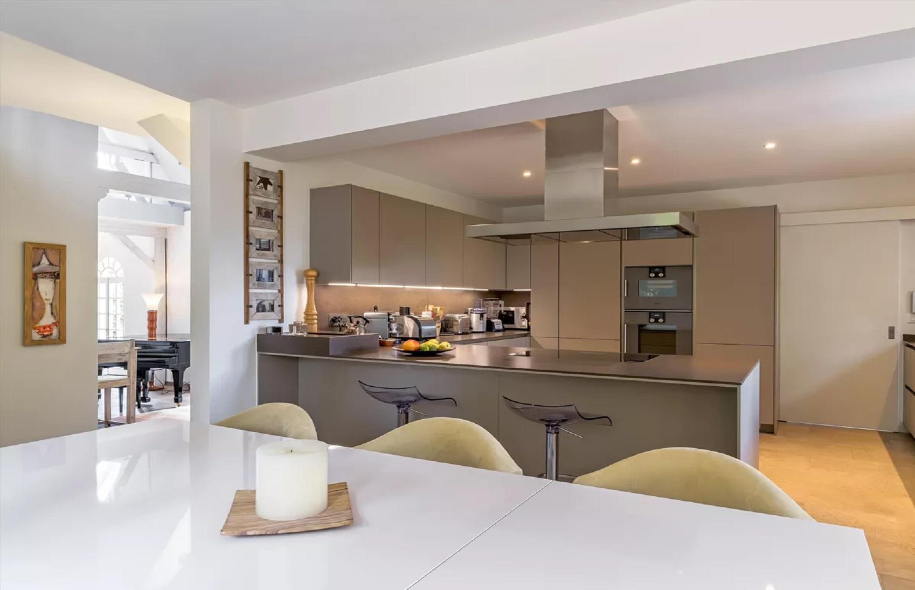 Lake view villa, Anières, Geneva