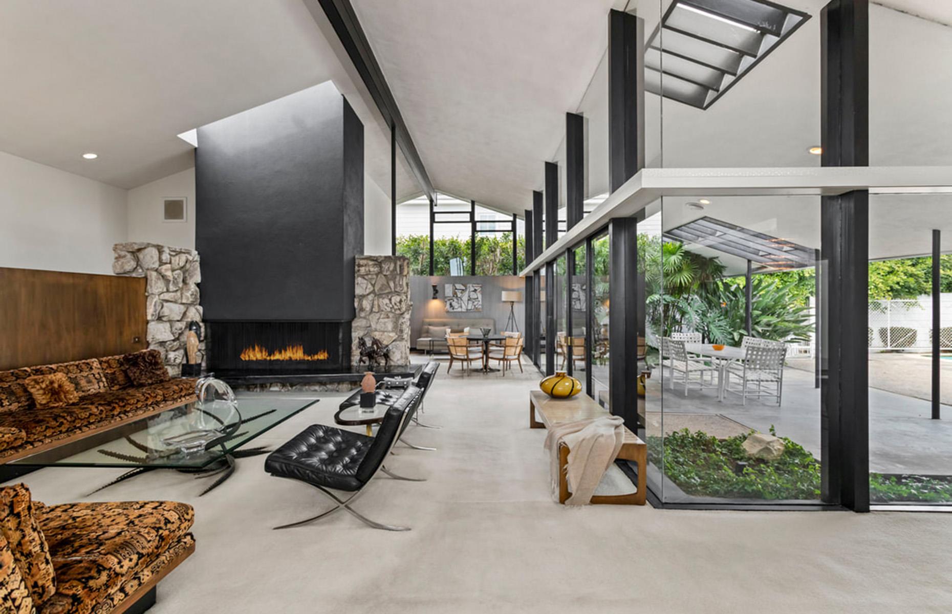 1950s: modernist masterpiece, California, USA