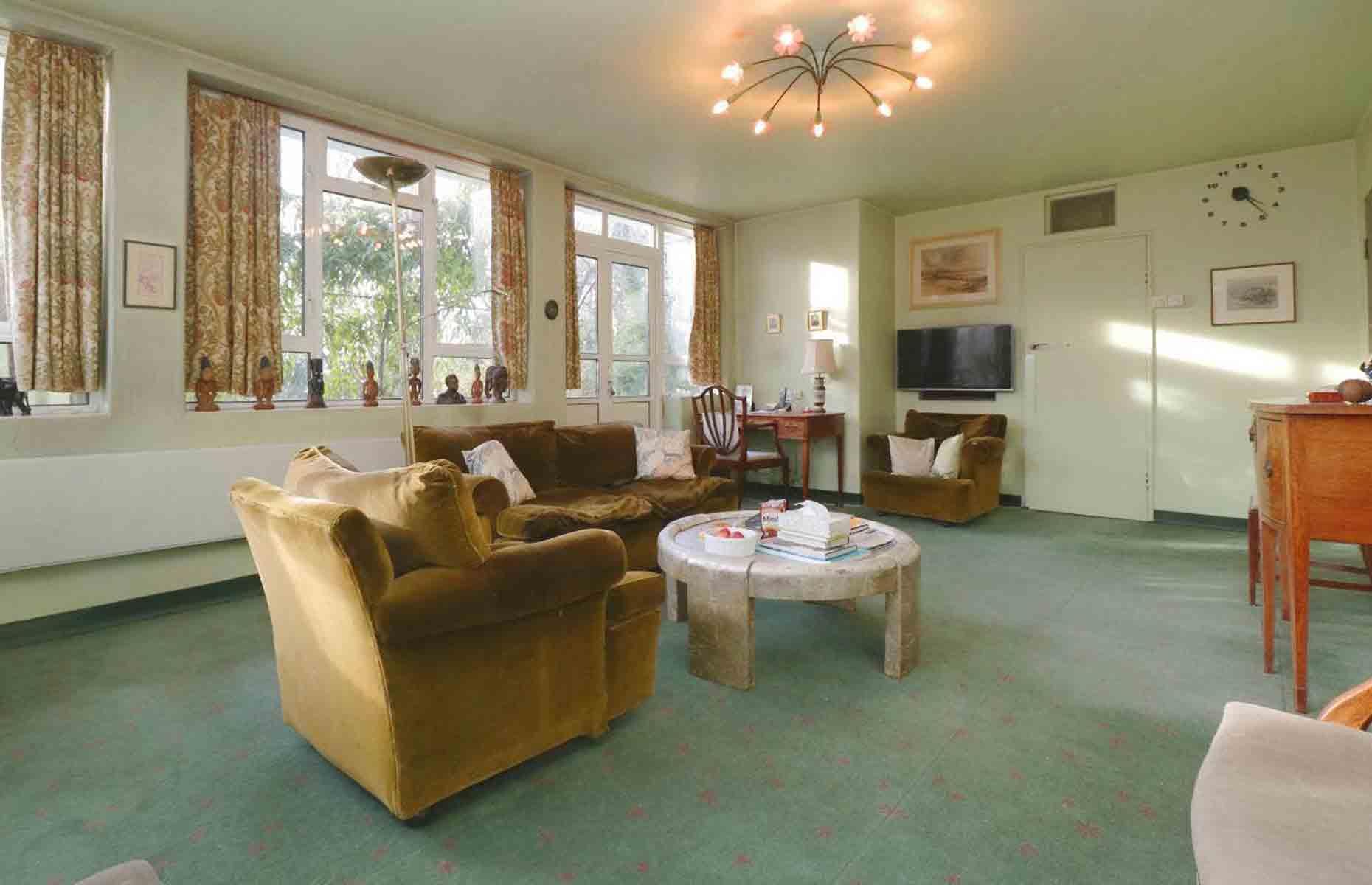 Immaculate 1950s family home, London, UK