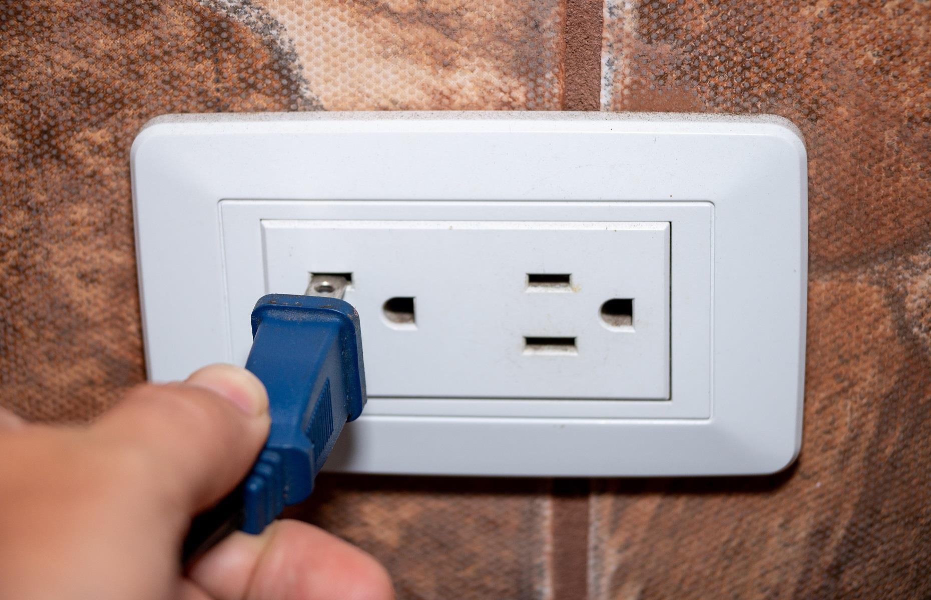 Electrical sockets and light switches: American