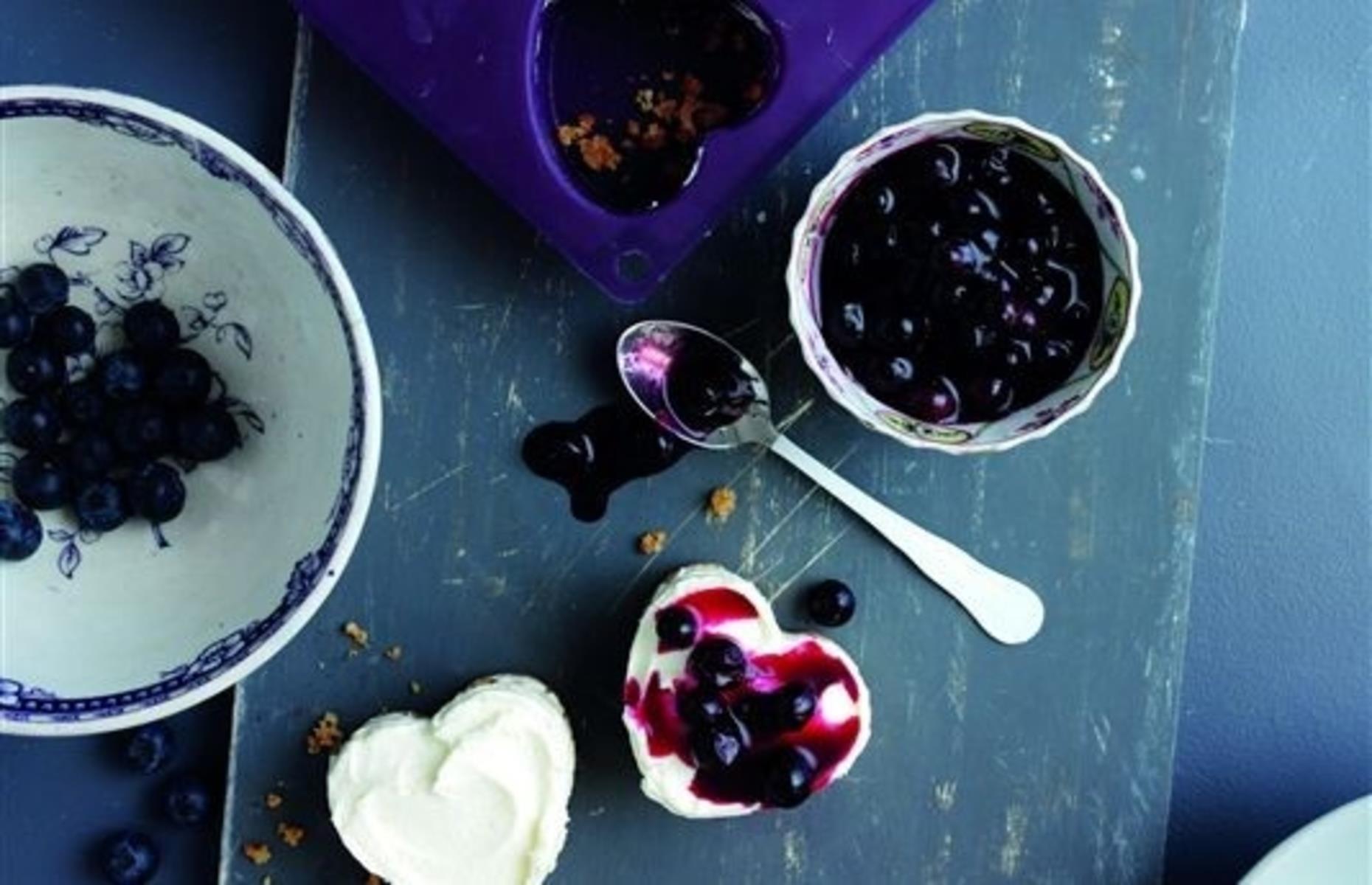 Mini blueberry cheesecakes