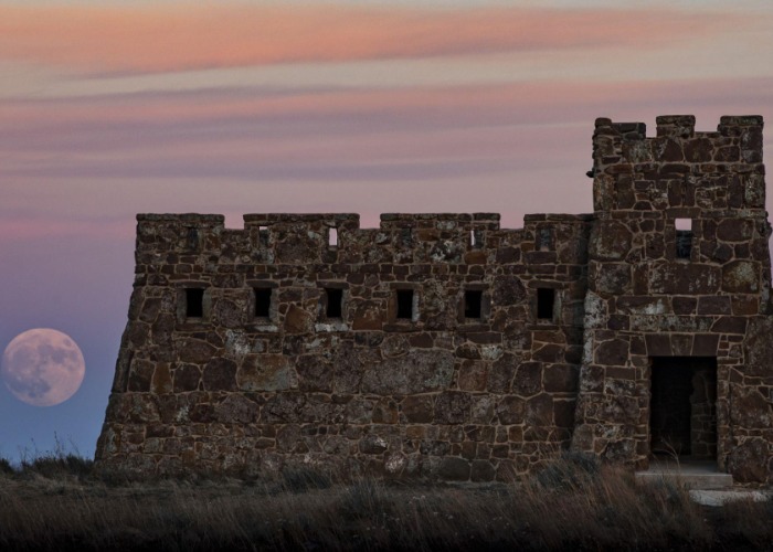 Eerie American castles where the ghosts have moved in