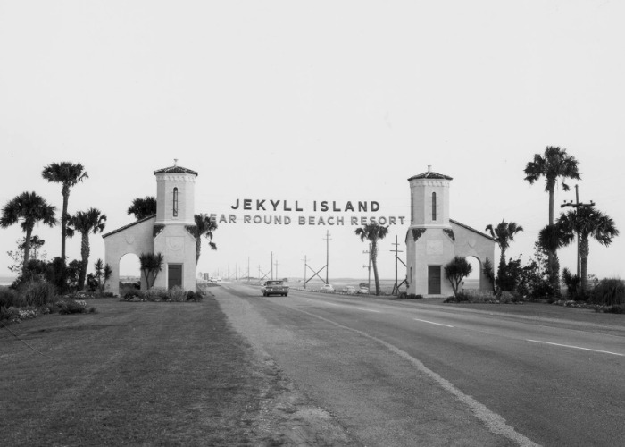 Then and now: vintage photos of America's favorite beaches