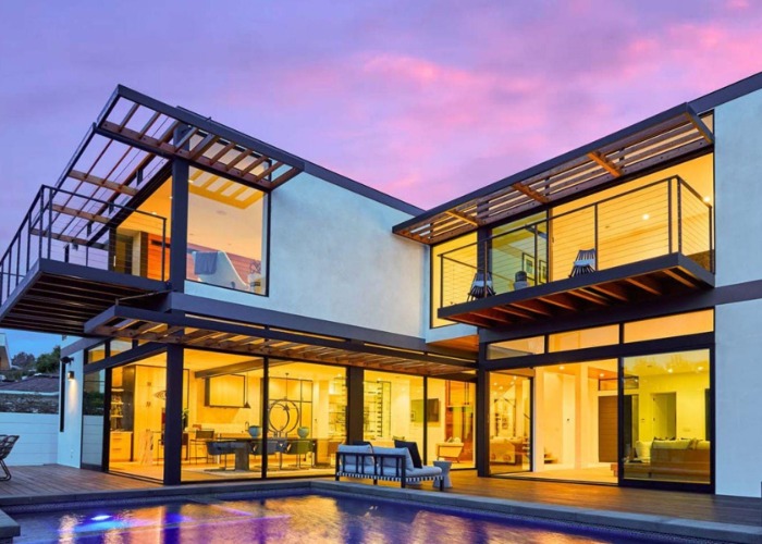 7 incredible flat-pack mansions that were built in just days