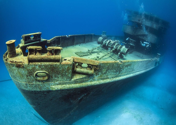 These stunning photos of shipwrecks will amaze you | lovemoney.com