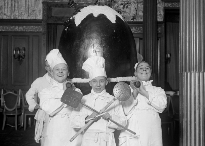 These are some of the earliest photos of Christmas dinner in the UK
