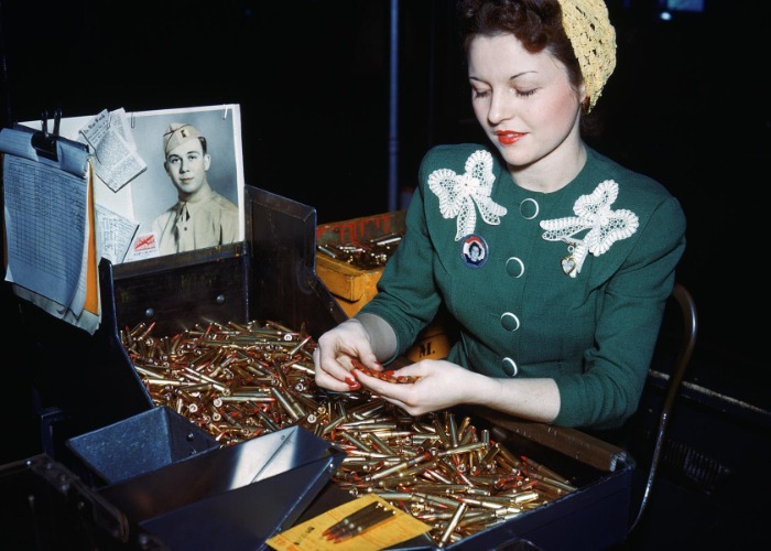 Extraordinary vintage images of World War II in colour