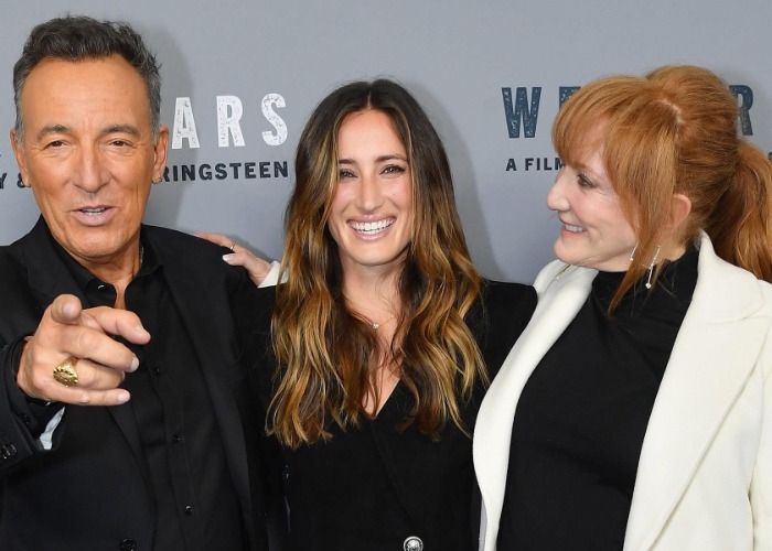 How rich is Bruce Springsteen and his family?