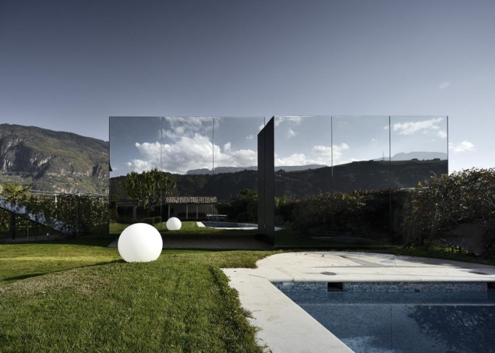 These Amazing Mirror Homes Will Leave You Seeing Double
