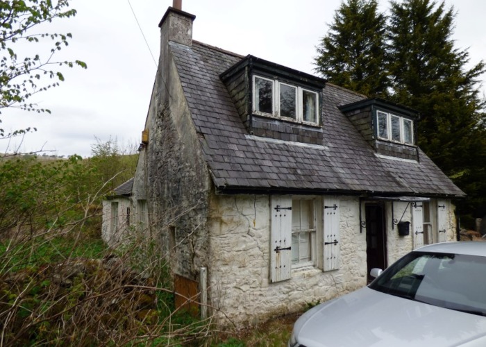 This chocolatebox cottage for sale in Scotland is a bargain at £5,000