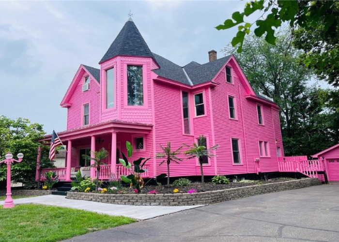 Inside The Real-Life Barbie Dreamhouses