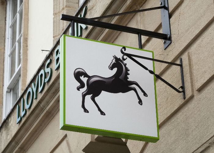 Lloyds, Bank of Scotland and Halifax cut perks in current account clampdown