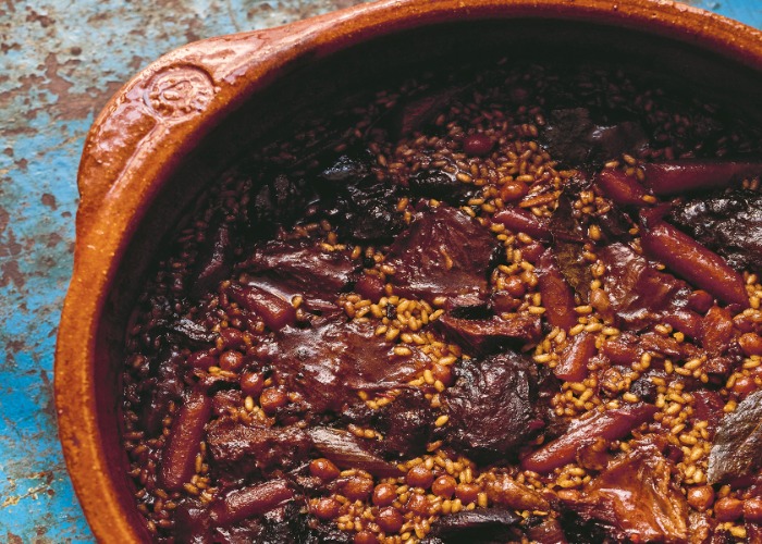 Arroz de carrilleras recipe: beef cheek, carrot and chickpea paella