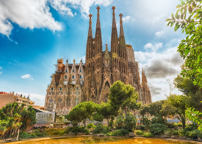 29 top travel hacks for the world's most iconic attractions