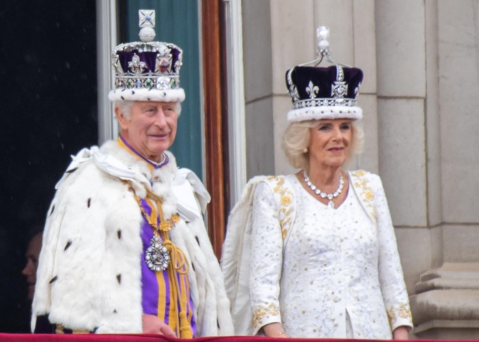 Is the British royal family among the world's richest royal dynasties?