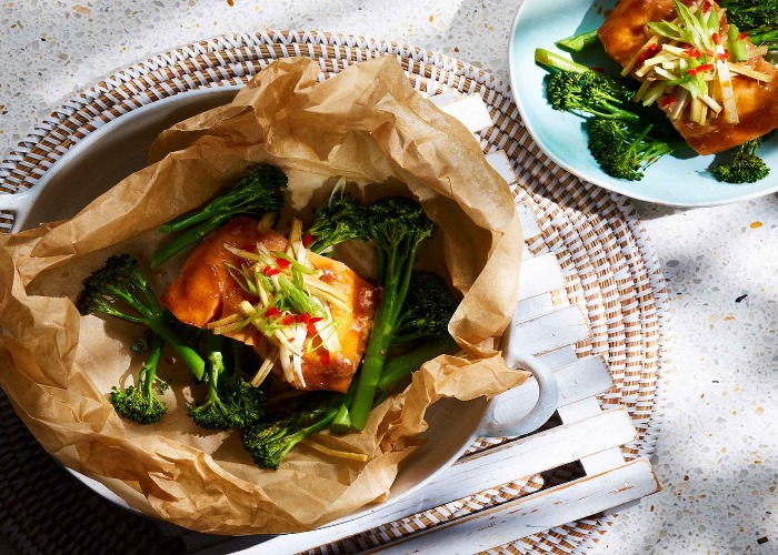 Ginger salmon with oyster sauce and broccoli recipe