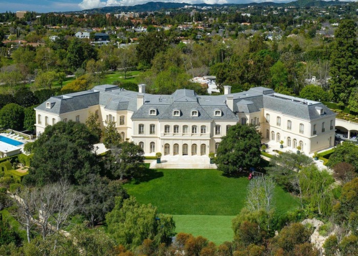 8 lavish estates owned by US billionaires