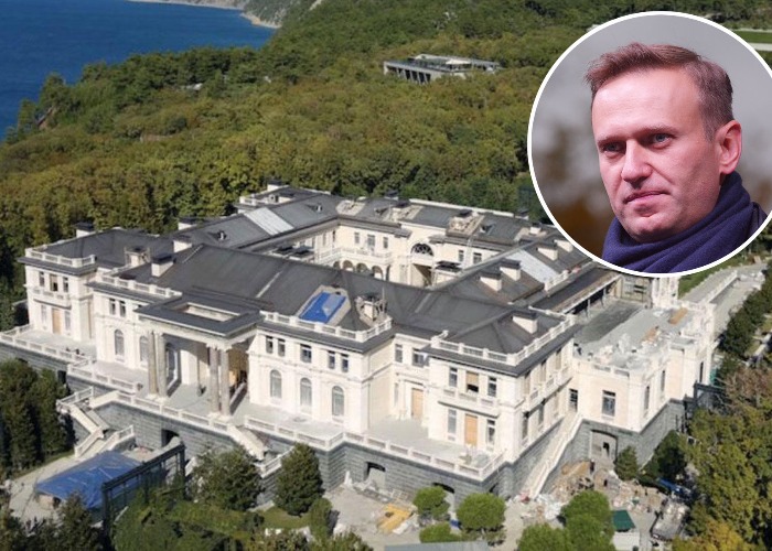 Dieser Mann deckte Putins Palast auf – Wird er nun langsam vergiftet? 