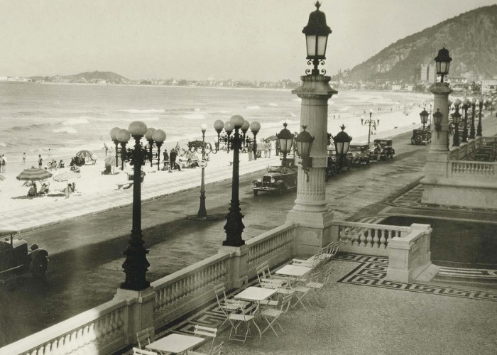 Beloved holiday hotspots of the past seen in historic images