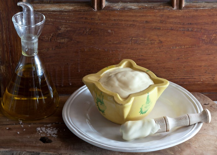 The easy way to make your own authentic mayonnaise