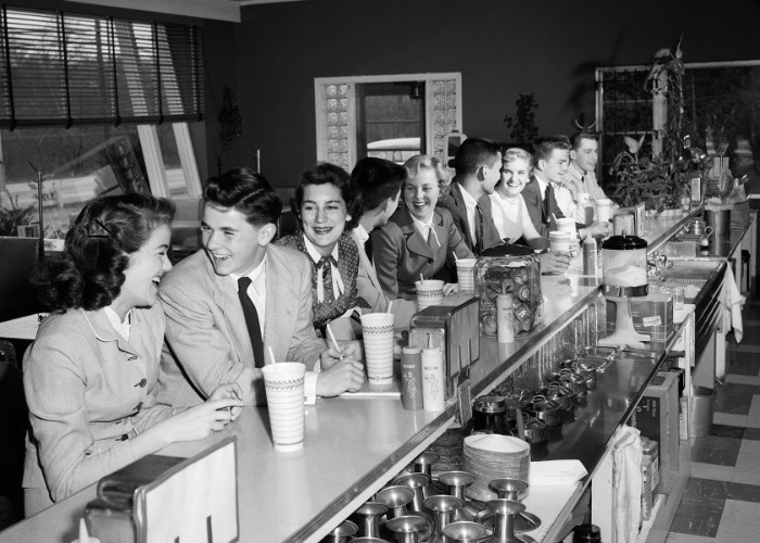 Rare photos that tell the delicious story of the American diner