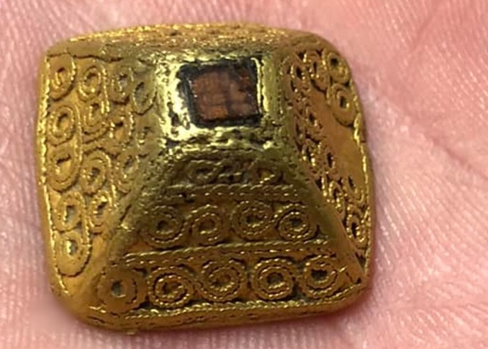 Incredibly valuable treasures found with metal detectors